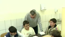 VIDEO Ministerul Sănătății vrea să facă revoluție în meniurile pentru elevi. Ce va dispărea din meniurile acestora